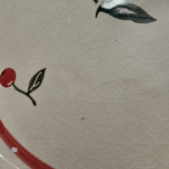 Temptations Cherries Jubilee Pie Plate and Plate Carrier - Picture 7 of 7